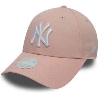 New Era Curved Brim 9FORTY League Essential New York Yankees MLB Pink Adjustable Cap